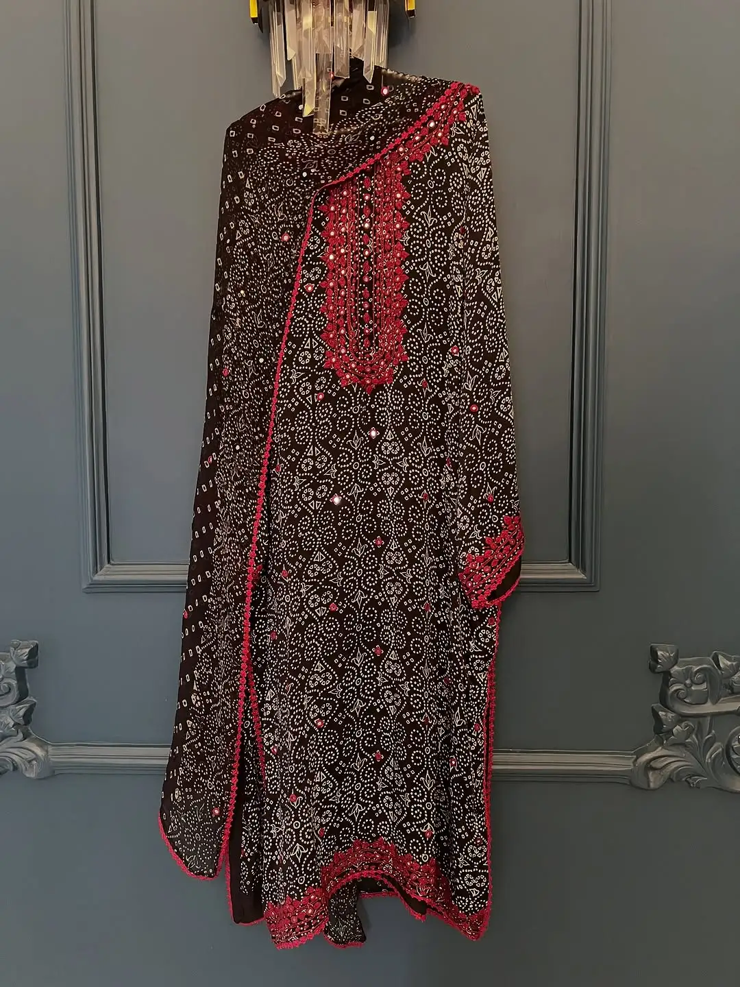 Georgette premium 3-piece set.